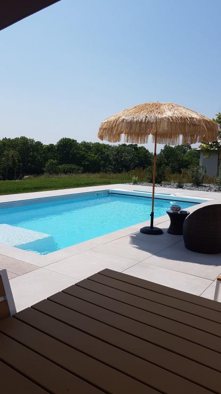 Installation d’une piscine coque Galaxite 7.60 dans le secteur de Cabourg 