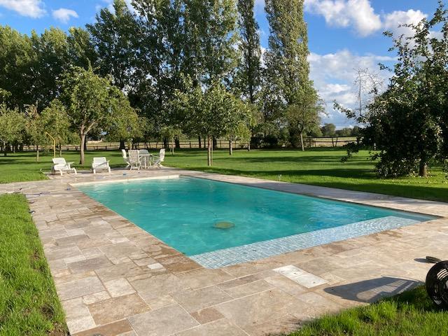 Installation d’une piscine à coque Celestine 10 - Saint Loup de Fribois 