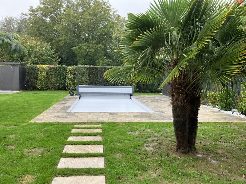Installation d’une piscine “Célestine 7” près de Caen.