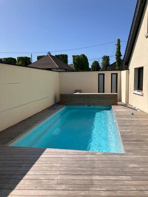 Mise en service d’une piscine avec traitement automatique au sel et volet hors sol à Caen