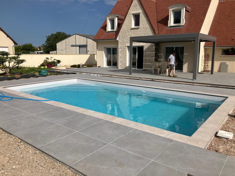 Installation d’une piscine avec électrolyseur intégré près de Caen